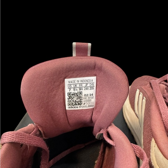 Adidas Women's Mauve Sneakers - Picture 4 of 9